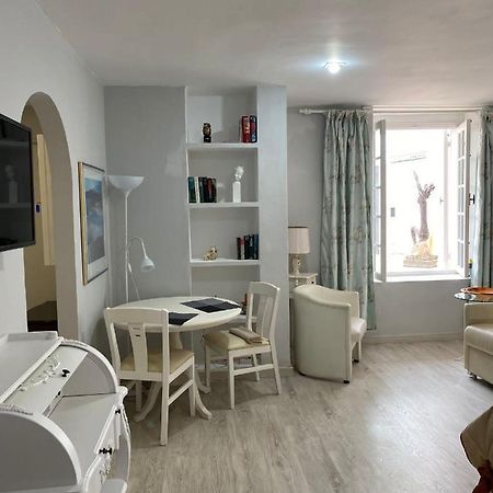 Schoenes Apartment - Ruhig - Aussenpool ลาโอโรตาวา ภายนอก รูปภาพ