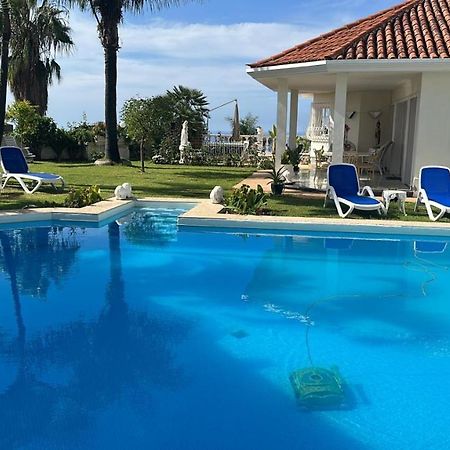 Schoenes Apartment - Ruhig - Aussenpool ลาโอโรตาวา ภายนอก รูปภาพ