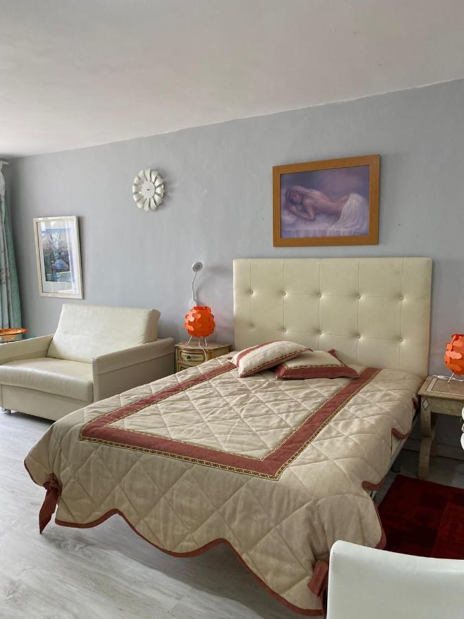 Schoenes Apartment - Ruhig - Aussenpool ลาโอโรตาวา ภายนอก รูปภาพ