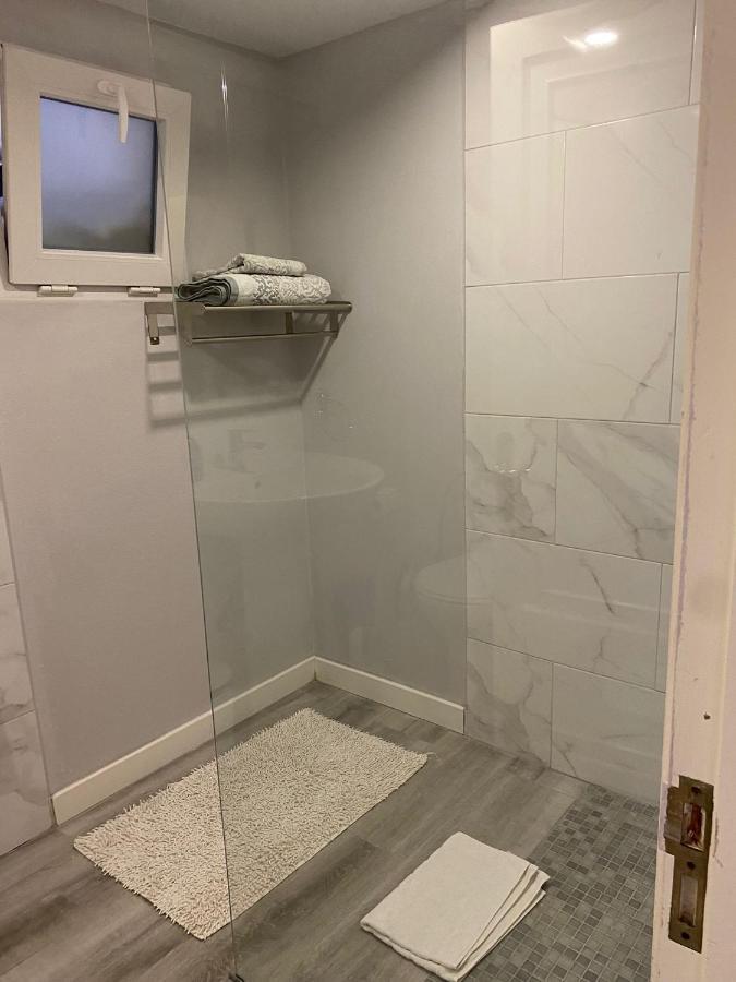 Schoenes Apartment - Ruhig - Aussenpool ลาโอโรตาวา ภายนอก รูปภาพ