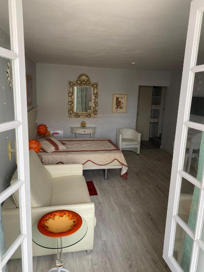 Schoenes Apartment - Ruhig - Aussenpool ลาโอโรตาวา ภายนอก รูปภาพ